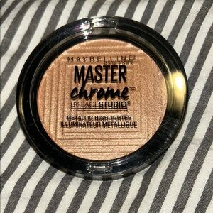 NEW 🆕 Maybelline Gold Glow Highlighter